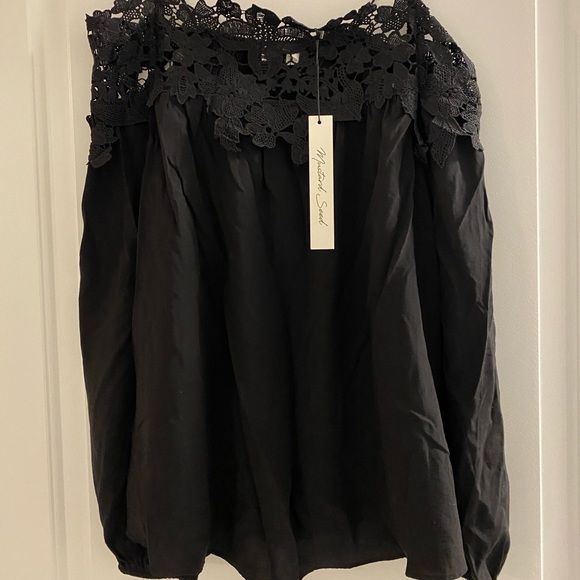 Mustard Seed Off the shoulder top - Picture 2 of 5